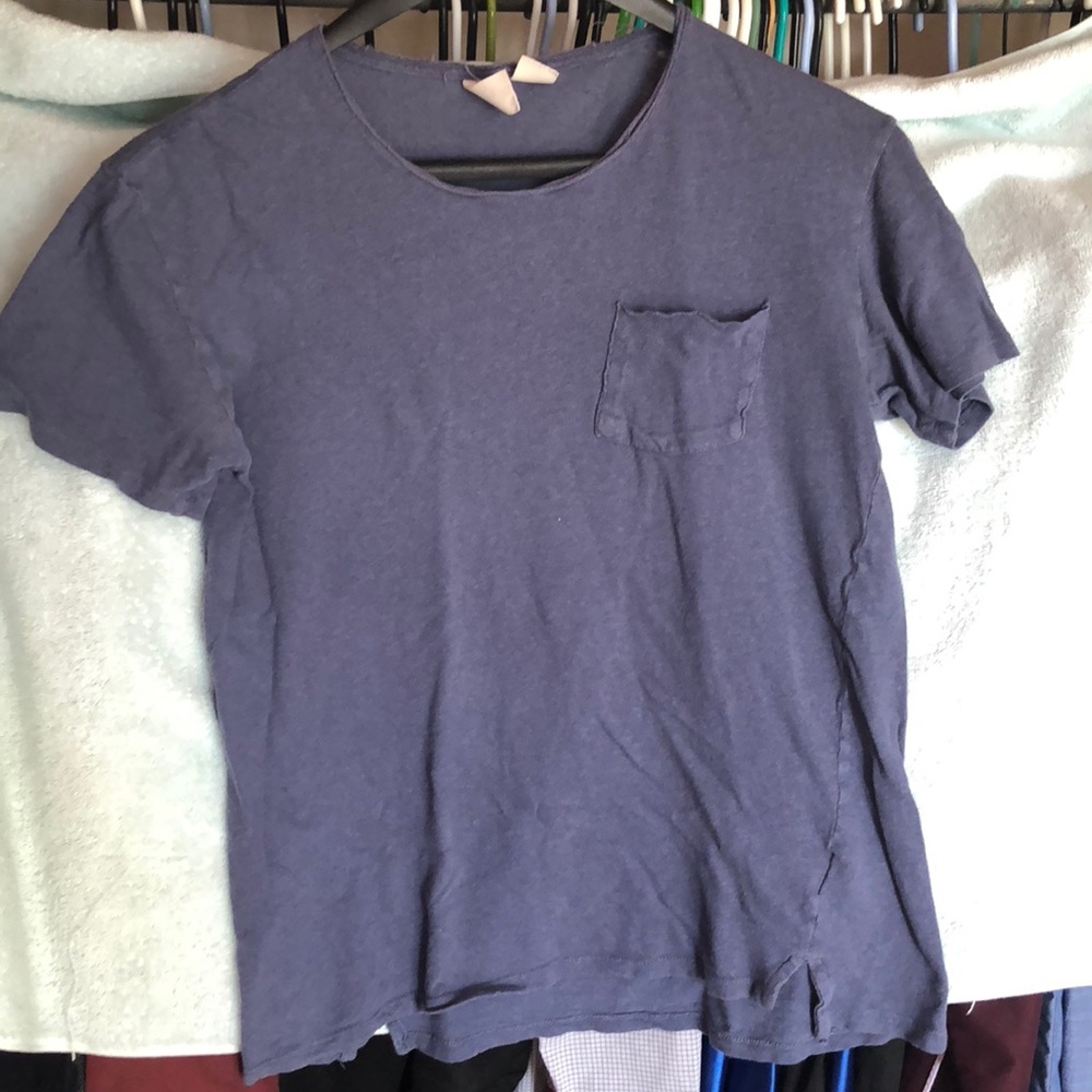 Feathers tee blue size extra small used